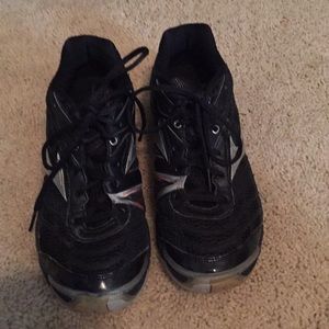 Women’s size 10 volleyball shoes